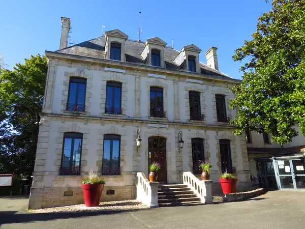Abri Piscine Coulissant Devis abri de piscine La Crèche